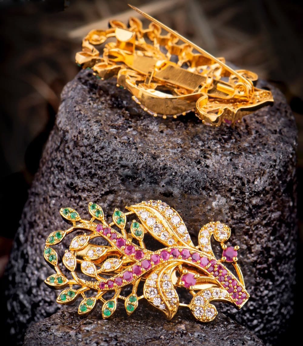 Antique Gold Finish Saree Finish. Leaf