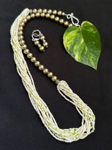 Seed Beads Necklace with Shell Pearl Beads And Spacer Beads.