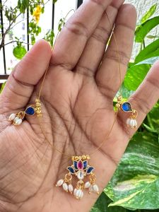 Jadau Lotus Pendant With Invisible Wire