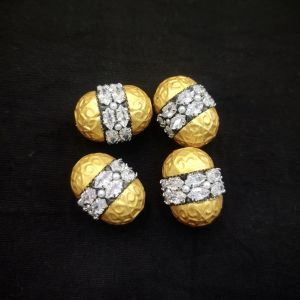 Pack of 1 oval shaped Brushed Bead with Zircon Stone