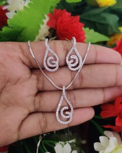 American Diamond pendant set with silver polish chain