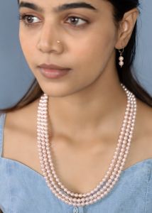 Navrabeads Pink Shell Pearl 3-Layer Necklace for Women | Elegant Multi-Strand Pearl Jewelry for Weddings & Festive Wear | Handmade Statement Necklace for Grace, Style & Confidence