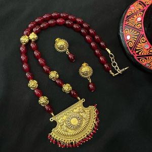 Glass Beads Necklace With Antique Gold Pendant