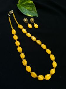 Flat Oval Agate Necklace, Yellow