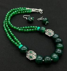 Green Agate And Onyx Beads Necklace With Matching Earrings