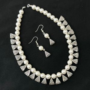 Shell Pearl Necklace With Silver Bails