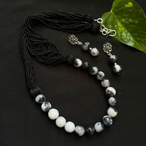 Onyx Beads With Black Seed Beads