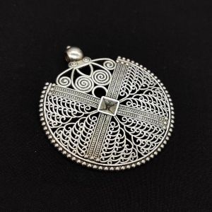 Antique Silver Metal Pendant, Round