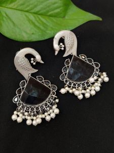 Silver Replica (Peacock) Earring With Pearl Loreals, Black
