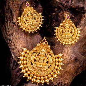 High Quality Matt Gold (Lakshmi) Pendant With Earrings