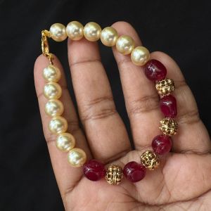 Shell Pearl Bracelet With Quartz Beads