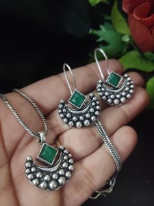 Silver Replica (GREEN) Chain Set with matching Earrings 