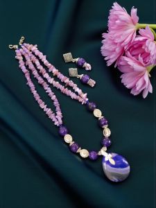 Lace Agate pendant with matching onyx Beads, Purple