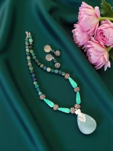 Lace Agate pendant with matching onyx Beads, Peacock Green