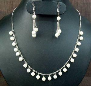 Glass Pearl necklace with Silver polished chain