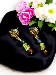 Chips with Agate Earrings, Gold Finish