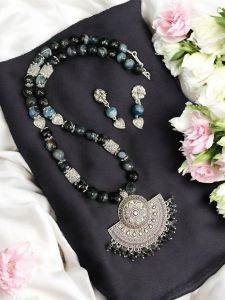 Onyx necklace with oxidised silver pendant