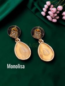 Navrabeads Monolisa Stud Earrings 