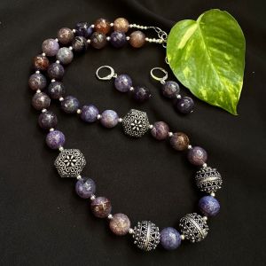 onyx beads necklace with hollow beads.