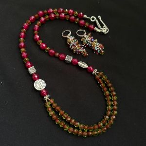 Agates beads necklace with Metallic Crystals