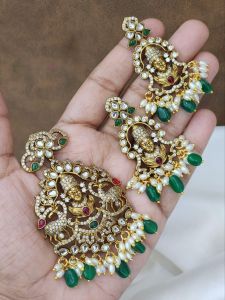 Victorian (Balaji) Pendent with Earrings, Green