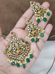 Victorian (Balaji) Pendent with Earrings, Green
