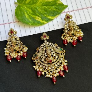 Victorian (Balaji) Pendent with Earrings, maroon