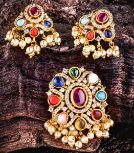 Antique finish Navratna pendant with Earrings