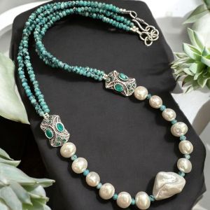 Shell Pearl And Agate Neklace 