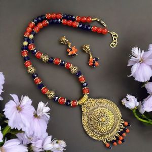 Glass beads with oxidised gold pendant Necklace with earrings
