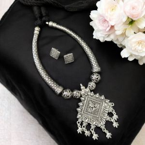 High Quality Original Fresh water Pearl Baroque Necklace