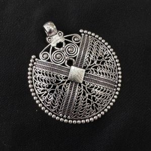 Antique Silver Metal Pendant 