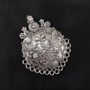 Antique Silver Metal Pendant 