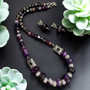 Square agates and onyx beads Neklace With Victorian spacers