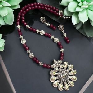 Agate necklace with oxidised silver pendant 20 inches