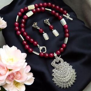 Agates in practical pendant Neklace