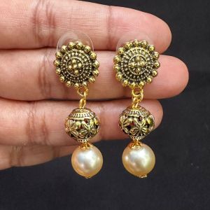 Pearl Earrings,Beige