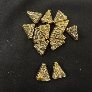 Antique gold Connector, 3 hole, Triangle Shape pack of 10