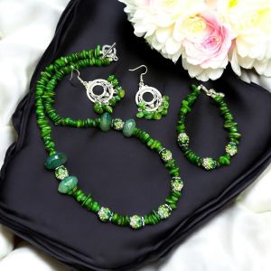 Mother of Pearl chips with onyx beads Necklace with Earrings and Bracelet