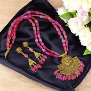 Printed glass beads necklace with oxidised gold pendants,Pink