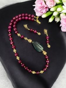 Agate necklace with antique gold beads