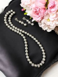 Grey pearl necklace with zircon balls 