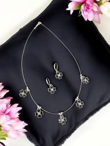 Invisible necklace Silver with Flower Charms