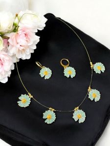 Invisible necklace Silver with Flower Charms