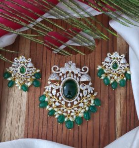 Victorian Pendant with Earrings,Green