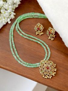 2 Layer Light Green Agate Necklace With Victorian Pendant