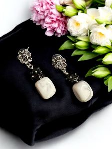 Onyx Earrings,Brown
