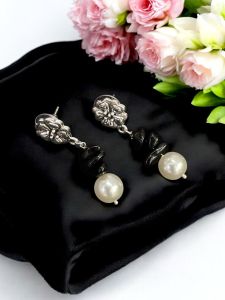 Onyx Earrings,Brown