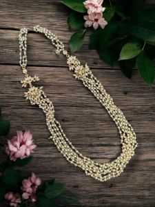 Jadau pearl necklace : White