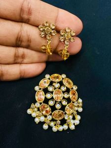 Matt finish Stone Pendants with Pearls,Honey Brown
